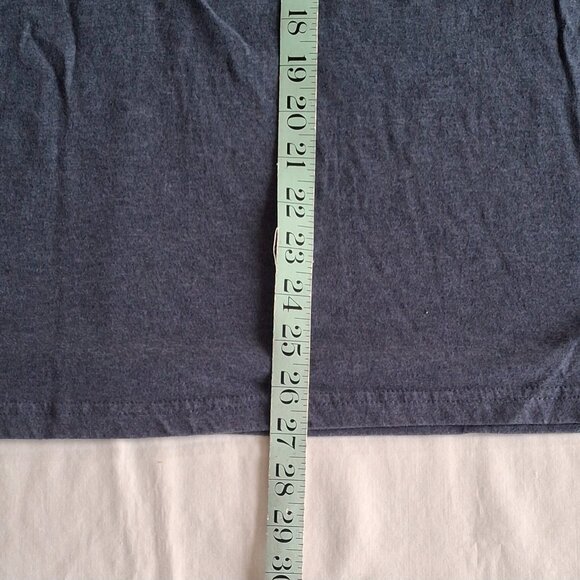 T Shirt Cabela's Sporting Goods An American Tradition US Flag Eagle Size XL - Picture 6 of 6